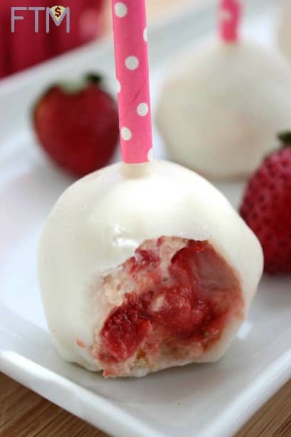 Strawberry-Shortcake-pops