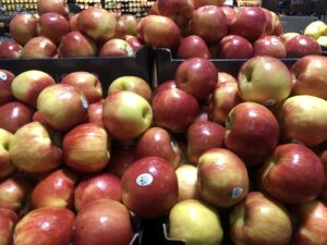Giant: Honeycrisp Apples